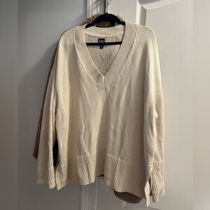 Gap Beige VNeck Sweater